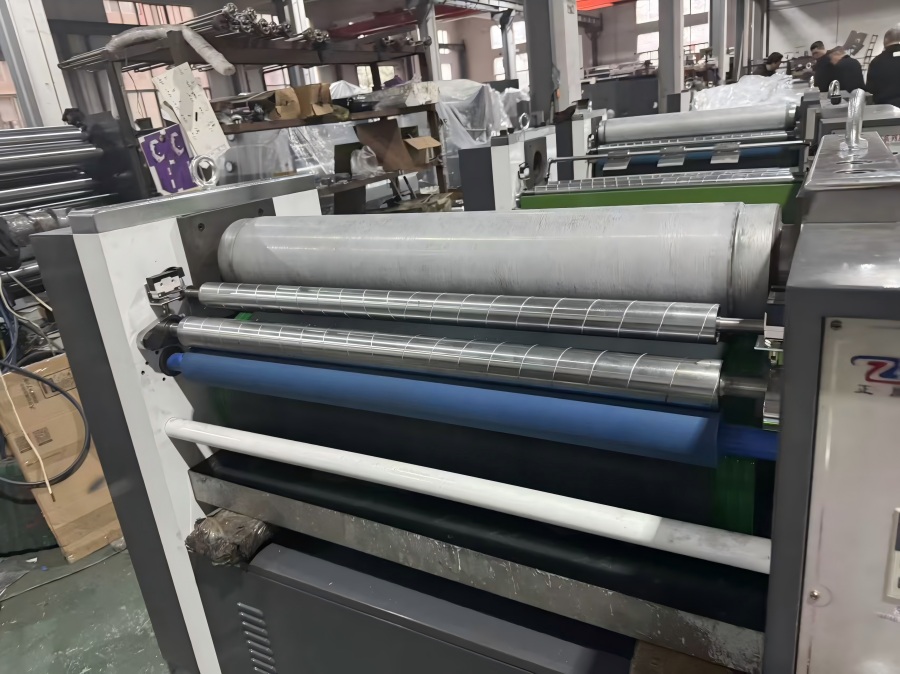 НОВАЯ промышленная машина для тиснения STAR YF-920C уже в производстве!